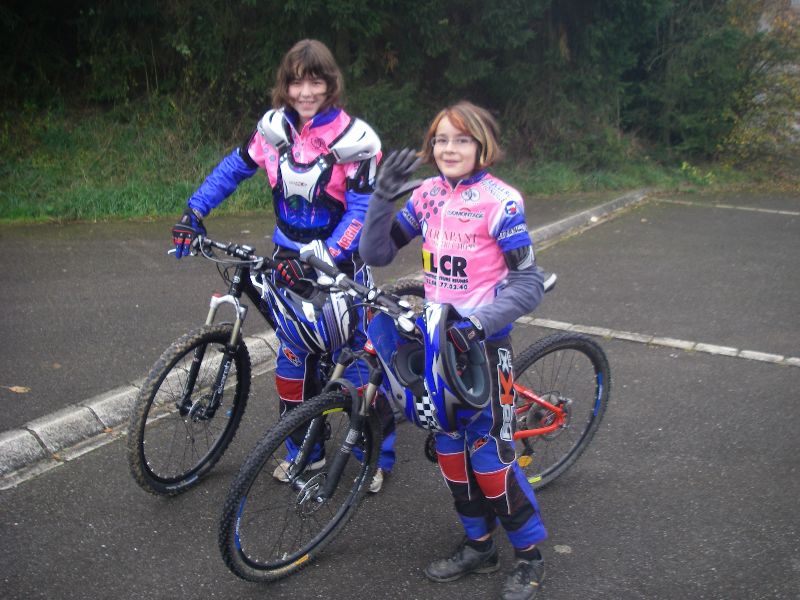 gal/Saison VTT 2008/Stage_Trial/Sarah_et_Marie_-_Copie.jpg